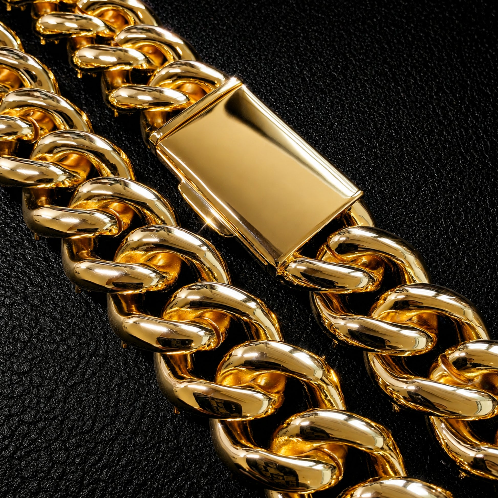Back profile showing the hight polish & 18K gold finish solid brass, oversized 28mm Cuban link chain design
