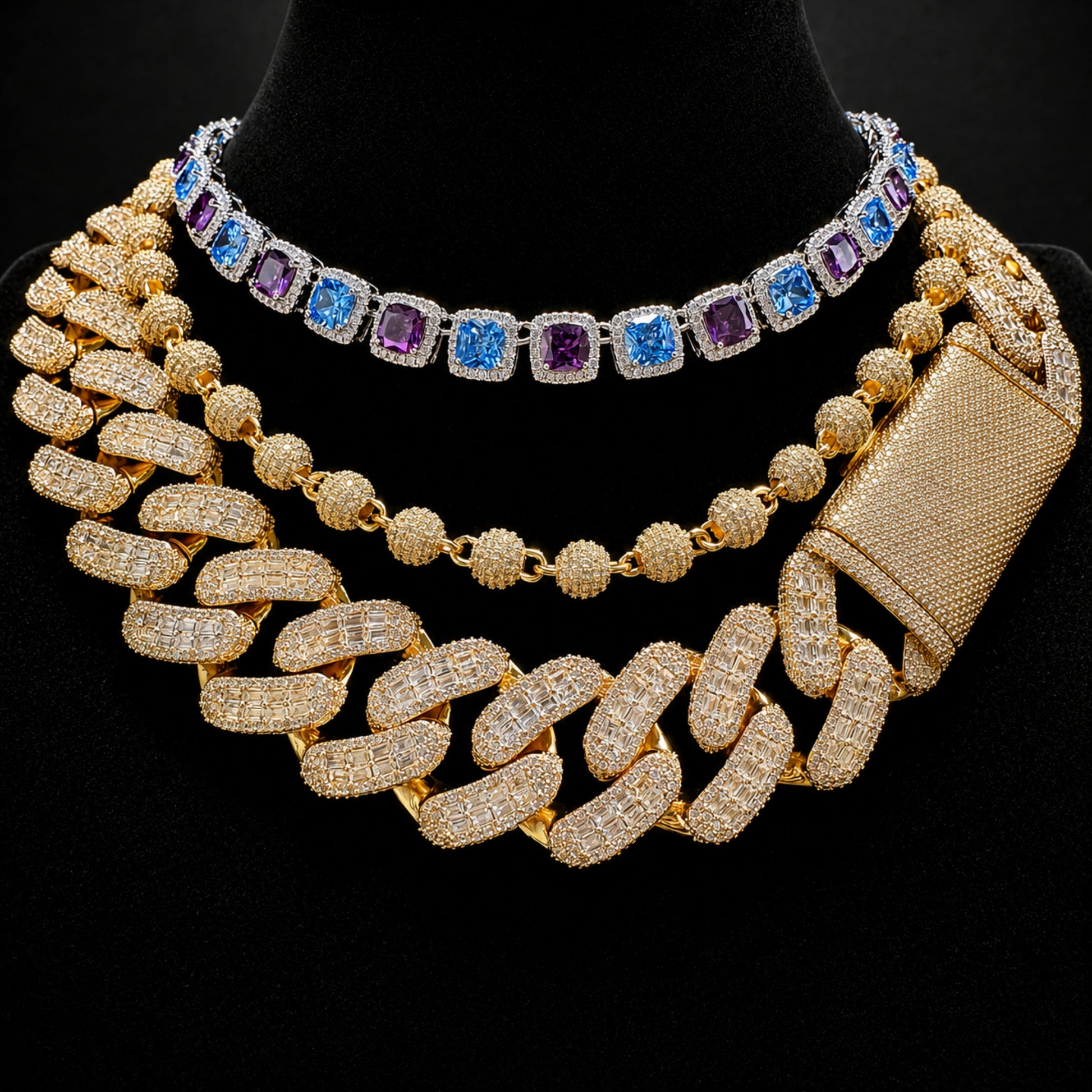 28mm Cuban chain paired with an ICEDIAMOND pendant
