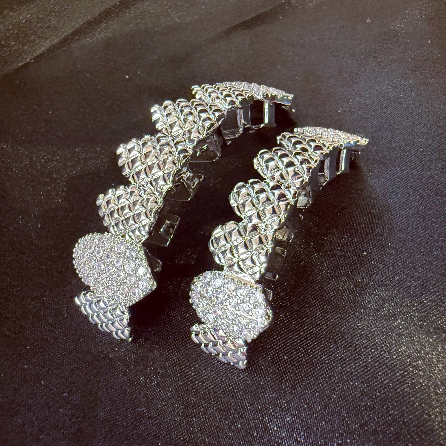 CUT DIFFERENT | 14K Gold Plated Fang Grillz Set