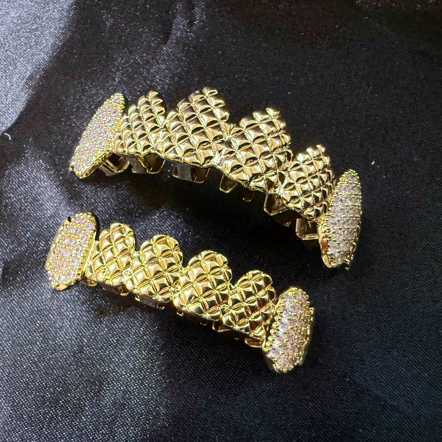 CUT DIFFERENT | 14K Gold Plated Fang Grillz Set