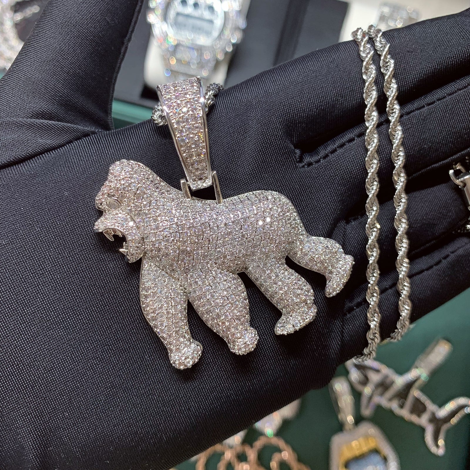 icediamond Gold plated gorilla necklace
