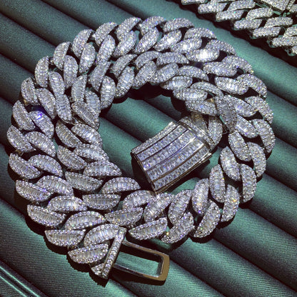 BEND THE RULES | 20mm Arc Baguette Cuban Chain
