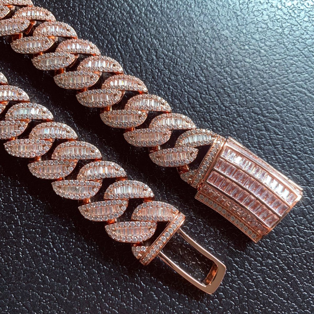 BEND THE RULES | 20mm Arc Baguette Cuban Chain