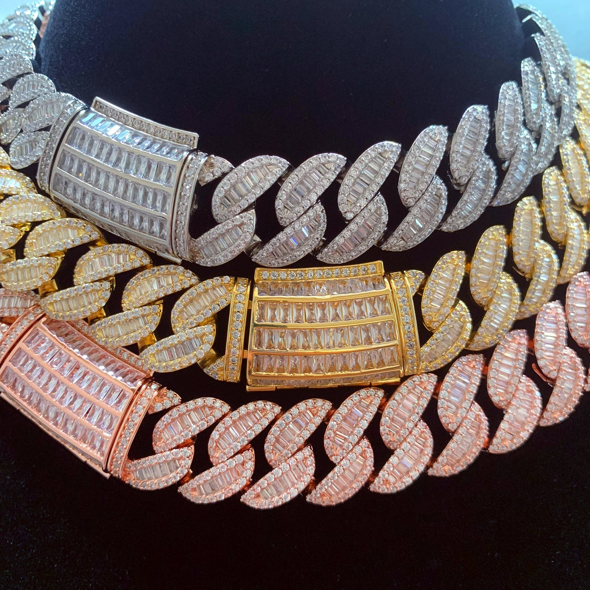 BEND THE RULES | 20mm Arc Baguette Cuban Chain