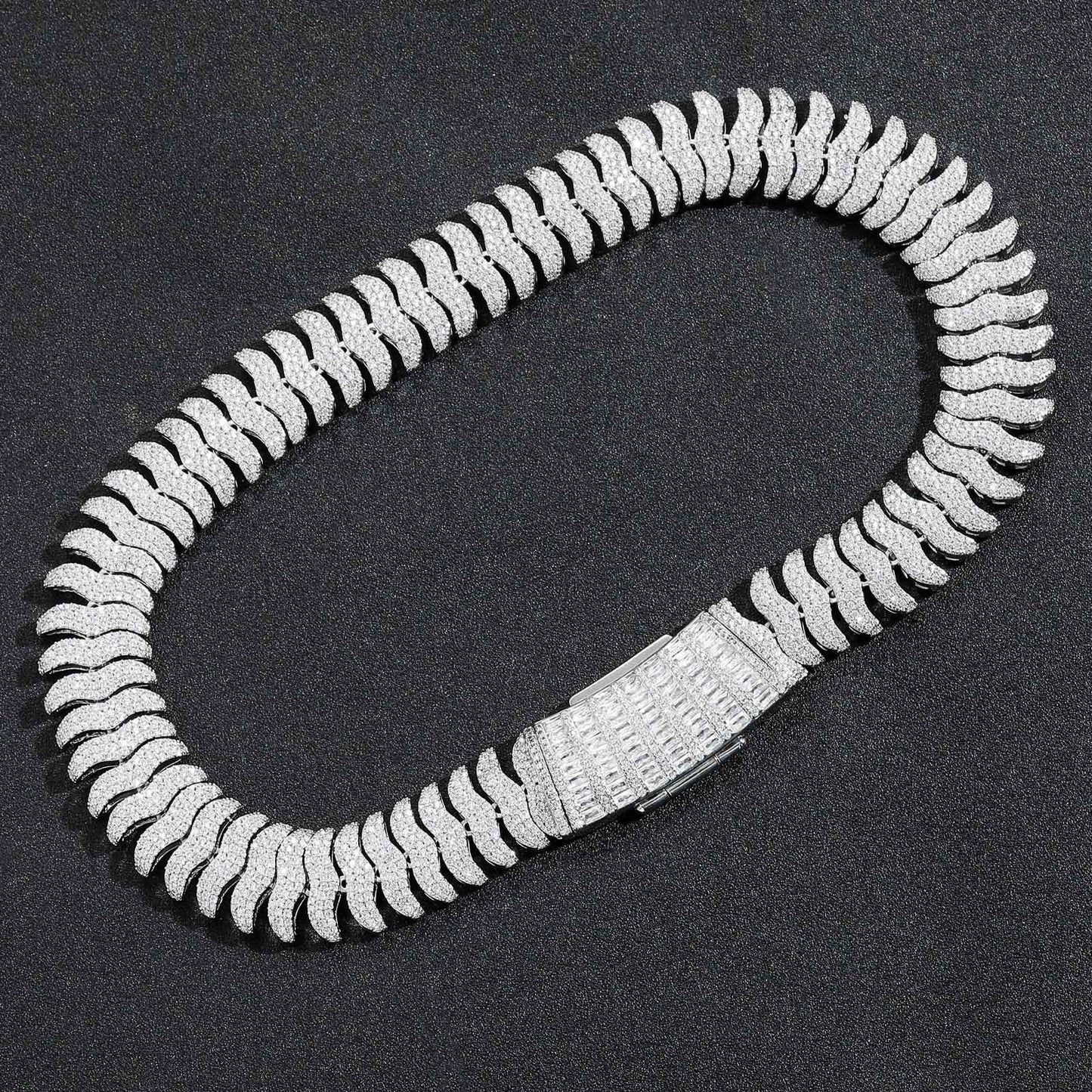 SET THE PACE | 22mm Iced Sculpted Cuban Chain