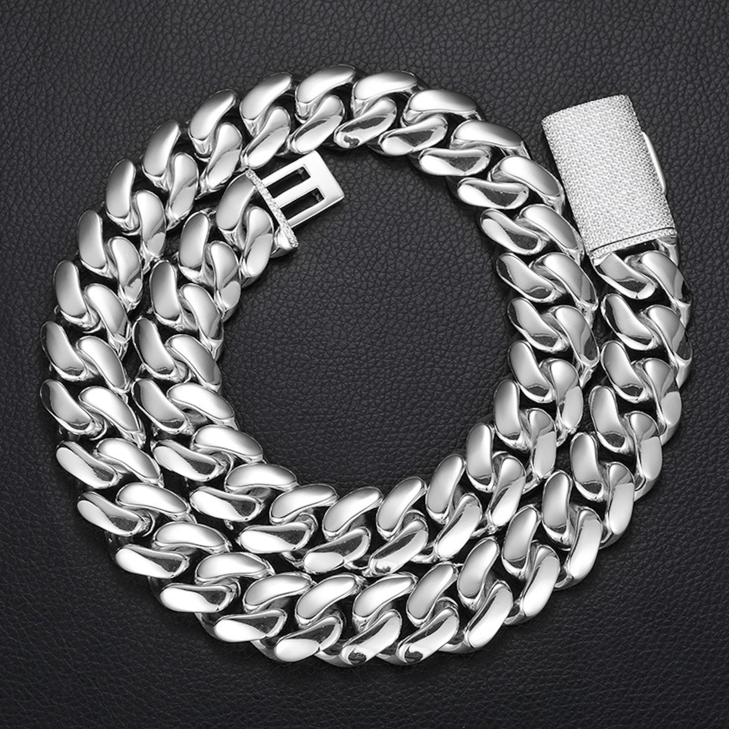 HEAVY PRESENCE | 18mm High-Polish Cuban Chain