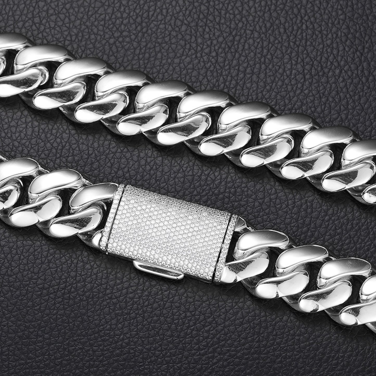 HEAVY PRESENCE | 18mm High-Polish Cuban Chain