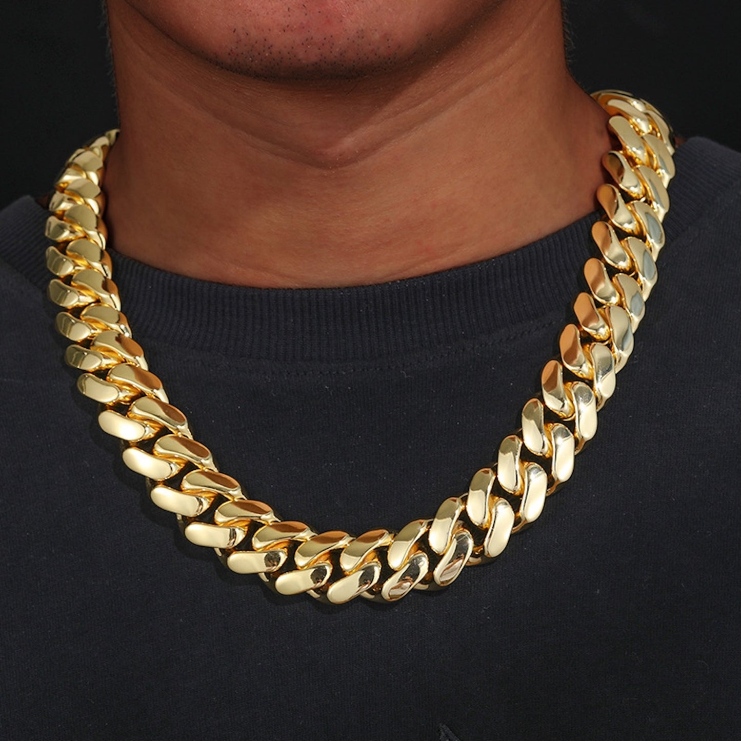 HEAVY PRESENCE | 18mm High-Polish Cuban Chain