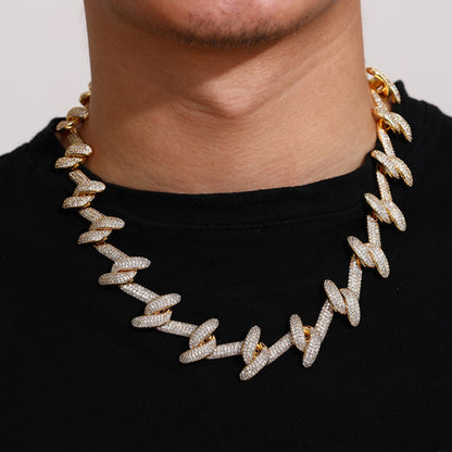 HOOKED ON MOTION | 23mm Iced Interlocking Link Chain
