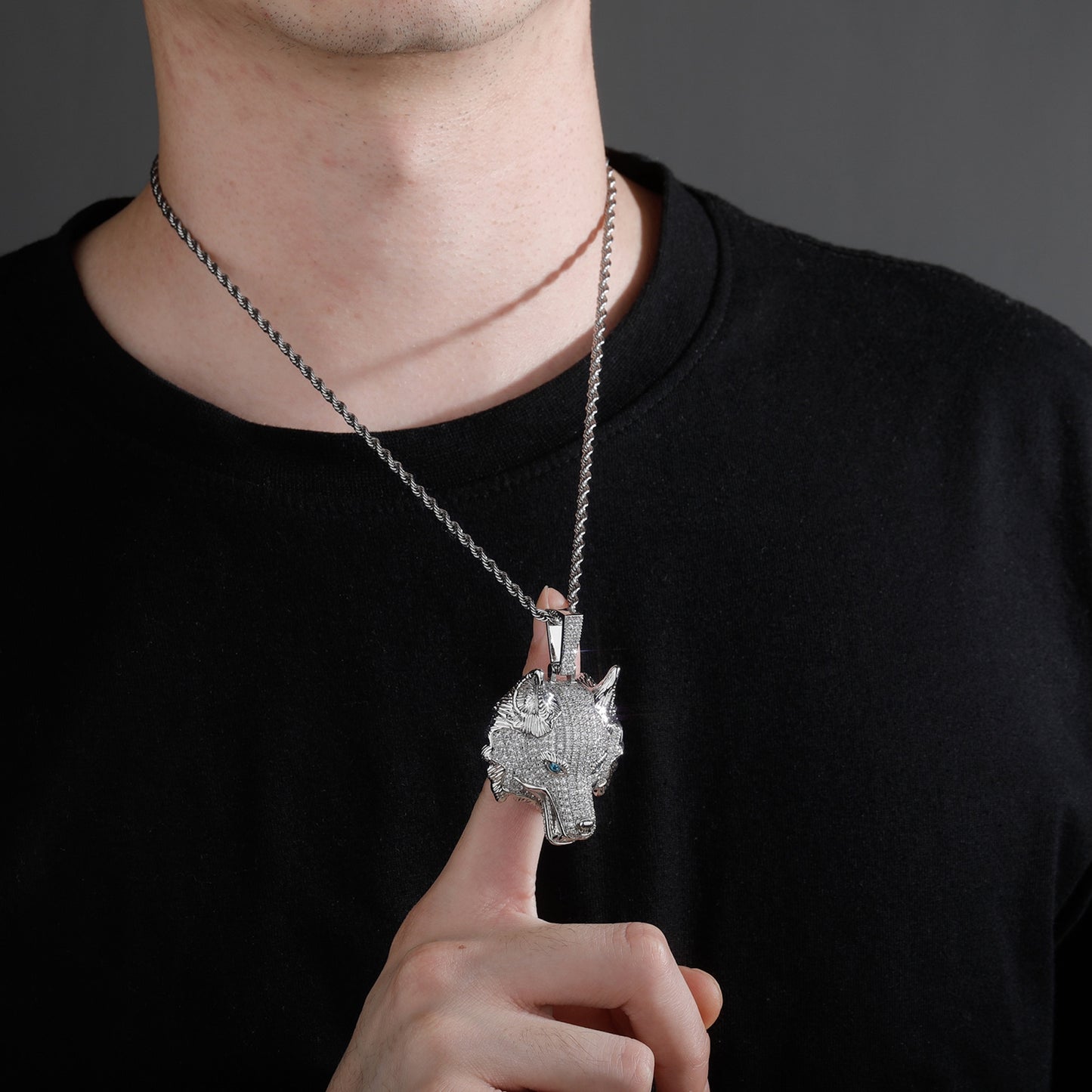 Blue Eye Alpha Wolf Pendant Necklace – Wild Spirit Statement Jewelry