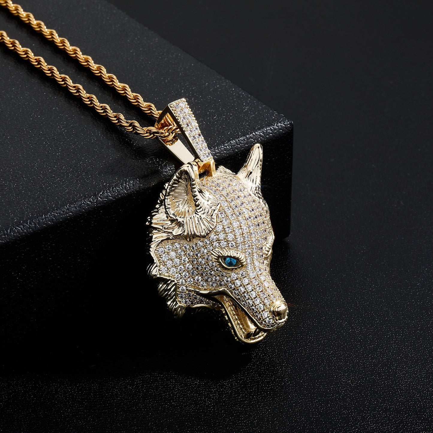Blue Eye Alpha Wolf Pendant Necklace – Wild Spirit Statement Jewelry
