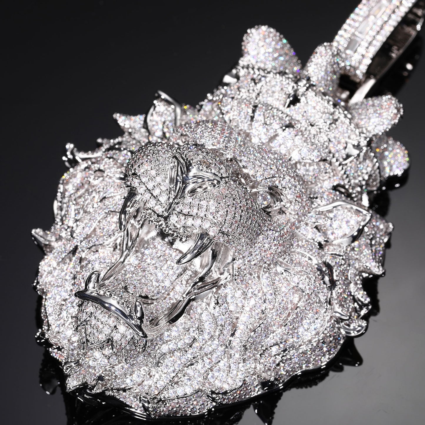 Crowned Lion Head Pendant Necklace – Royal Statement Jewelry