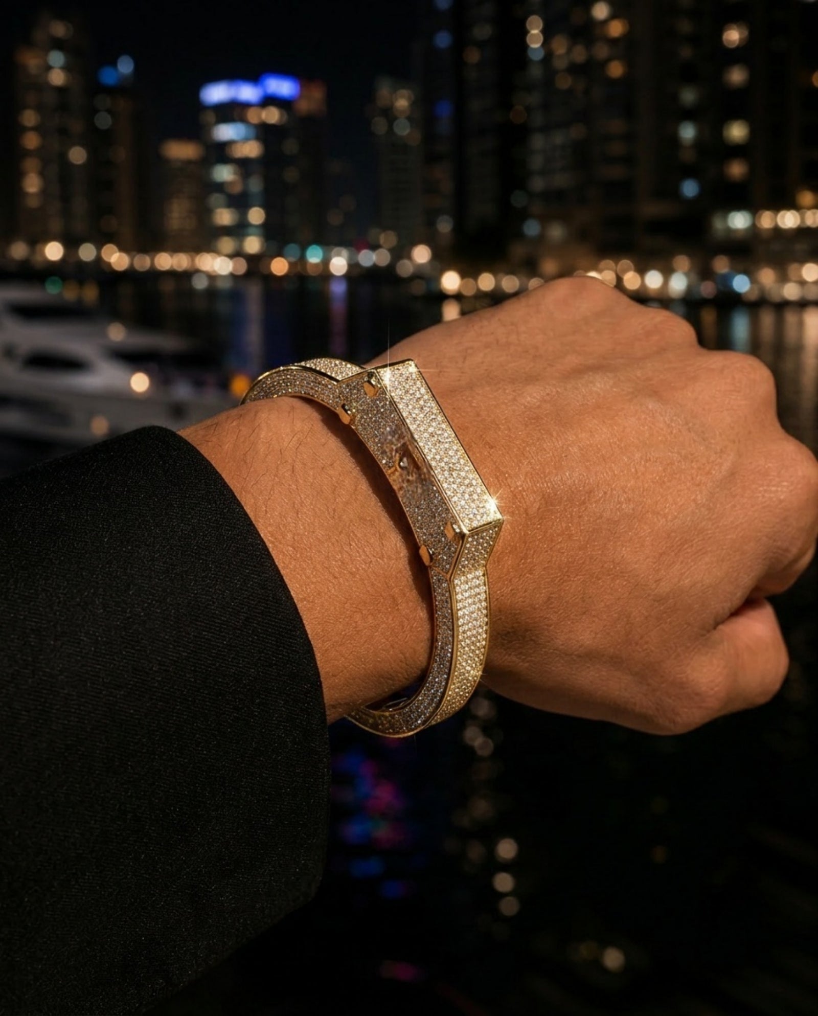 ICEDIAMOND LIVE UNBOUND lock-inspired bracelet from the Wear Your Mindset collection.
