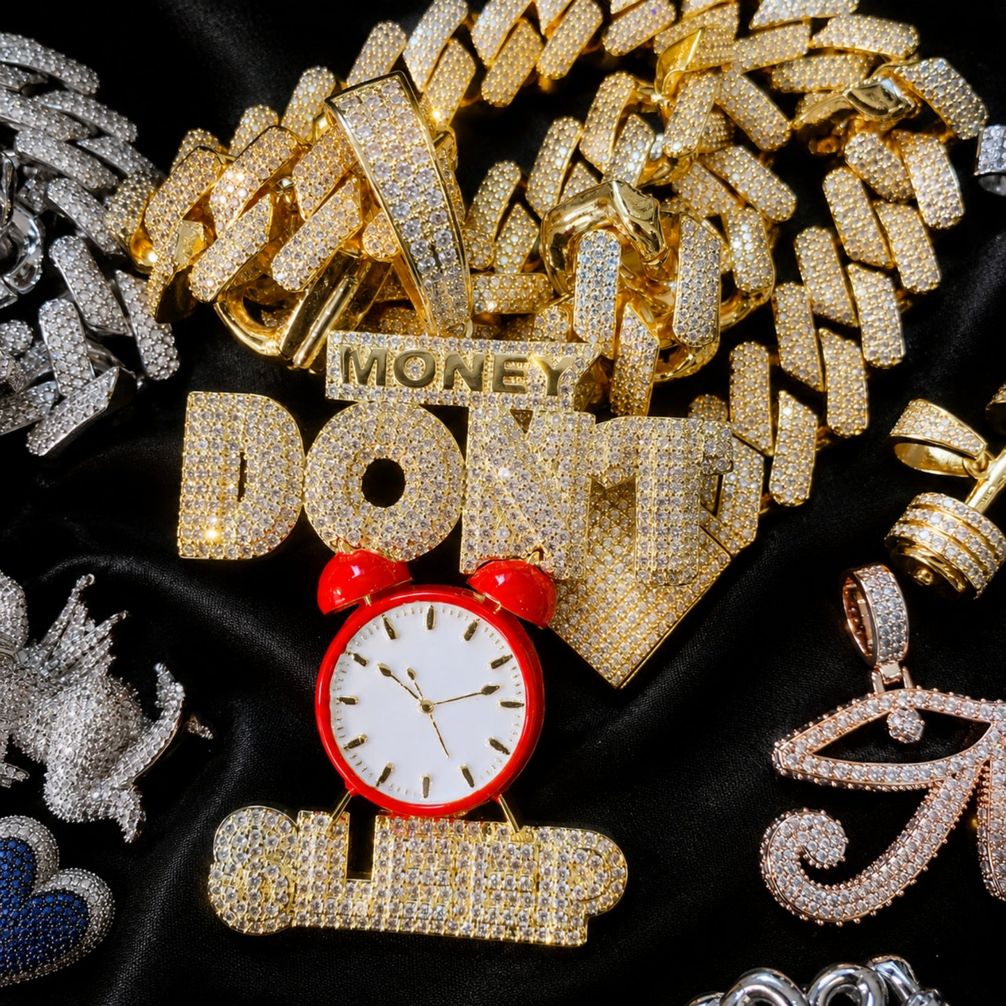 MAKE TODAY COUNT pendant paired with a 20mm * 20 in Cuban link chain