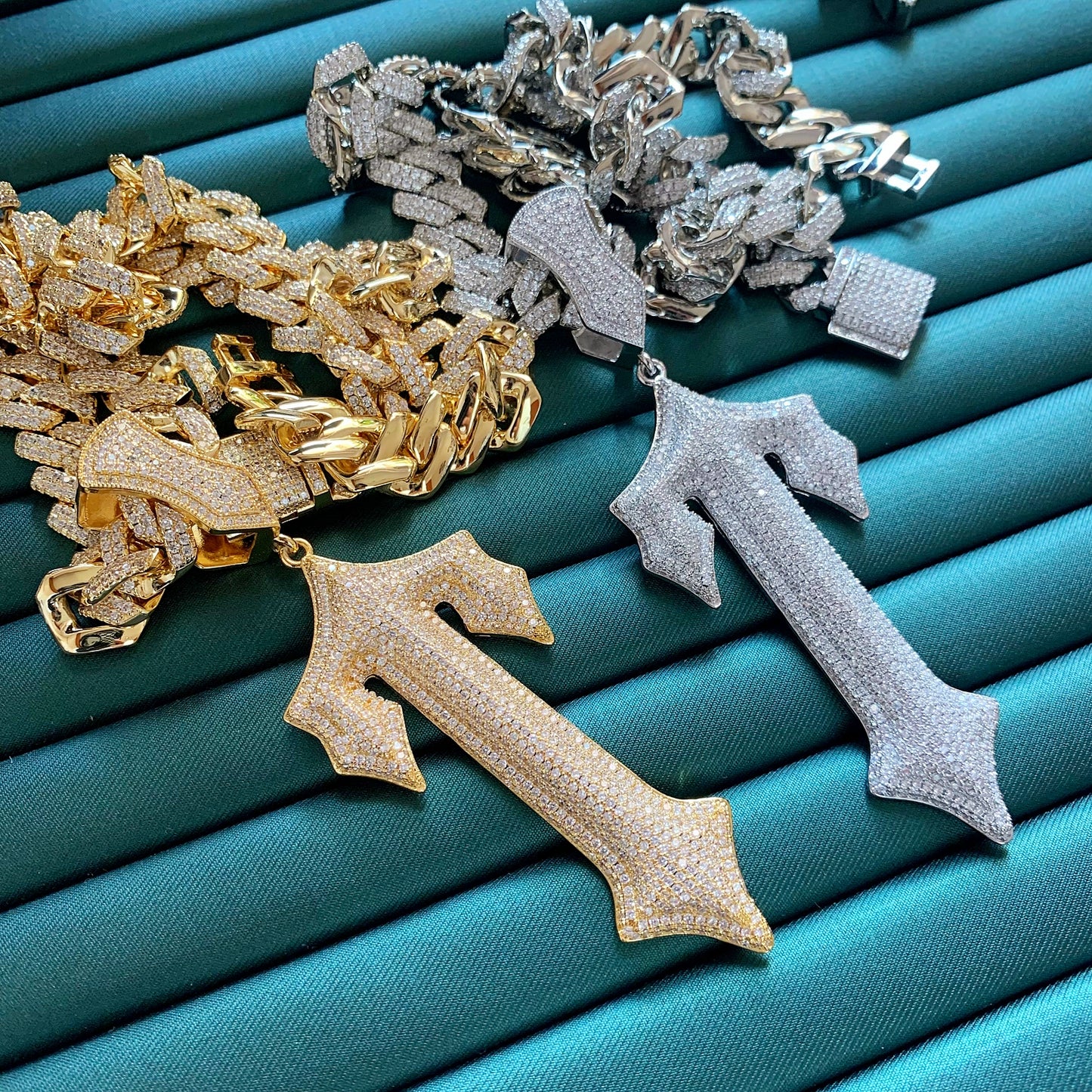 14K Plating Hero Sword Iced Out Pendant Chain Necklace Hip Hop Jewelry for Men