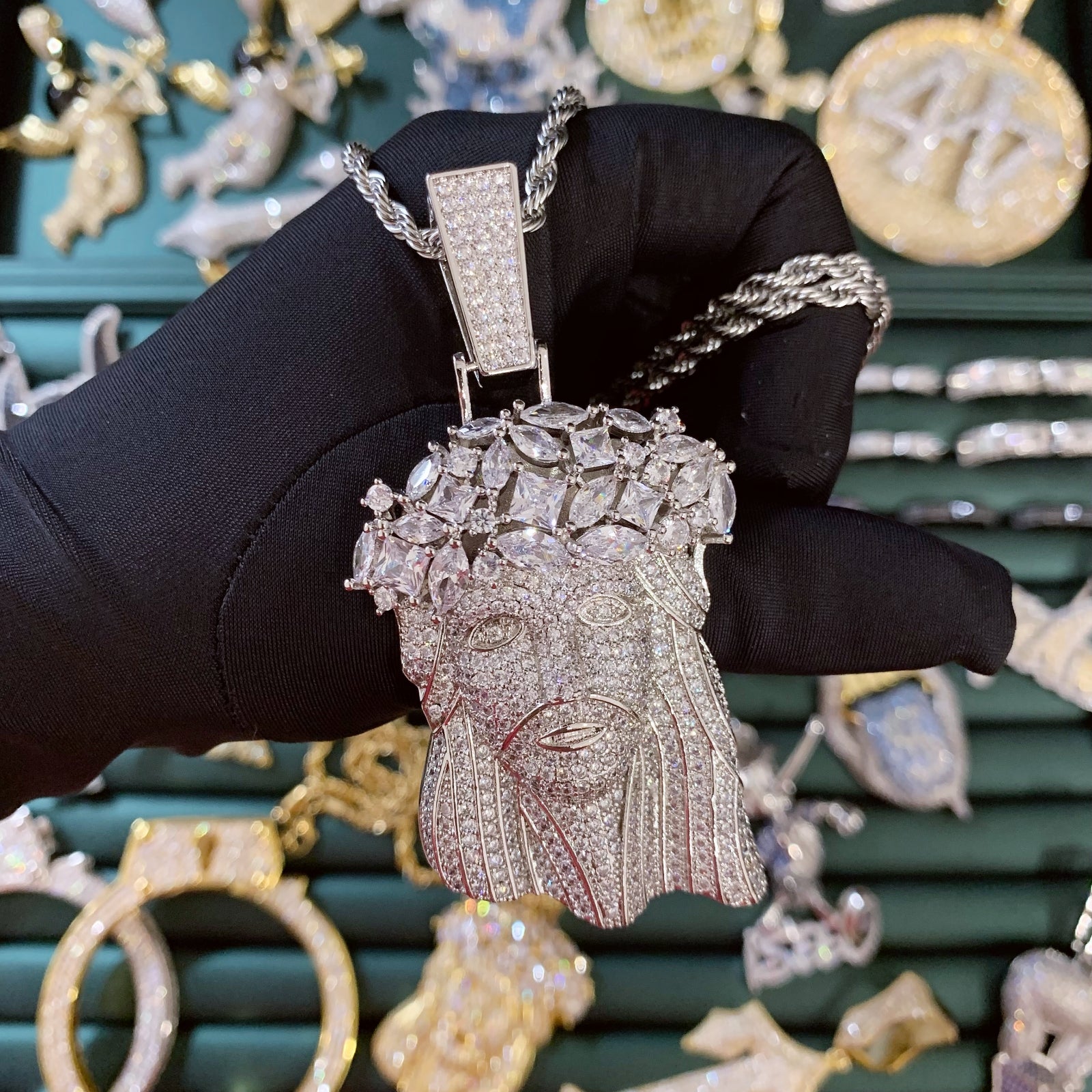 Detailed view of the radiant crown with mixed-cut cubic zirconia
